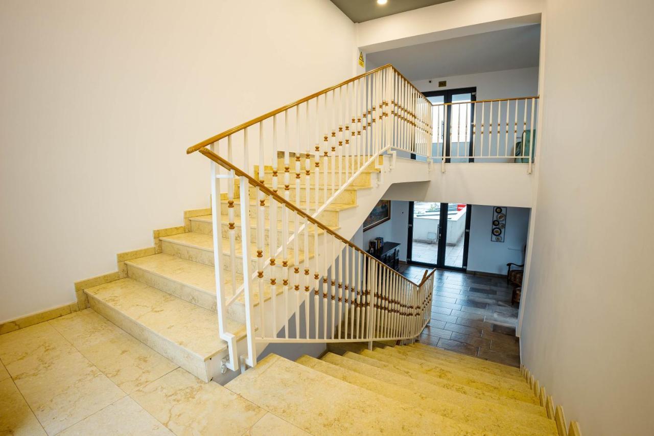 Bliss Inn Tunari Voluntari Ngoại thất bức ảnh